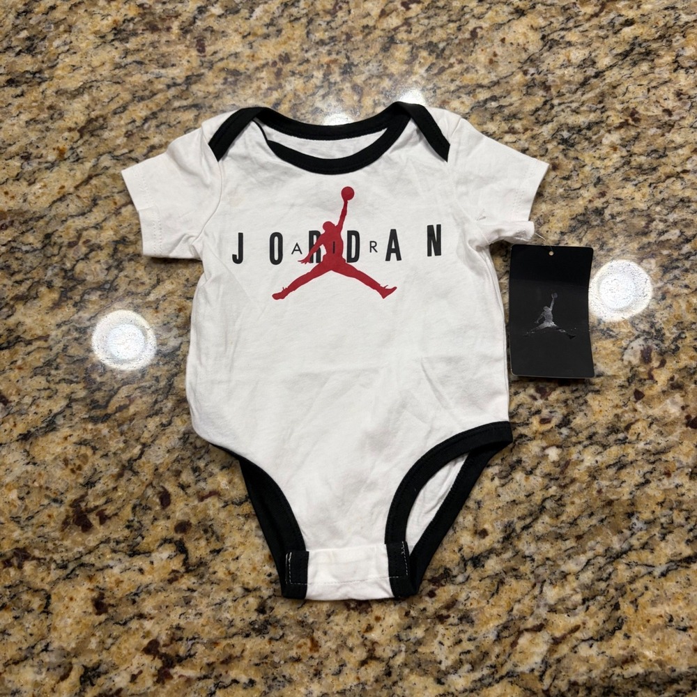 NEW Jordan Jumpman Baby Bodysuit White Black Red Logo 3M 56-62cm ws